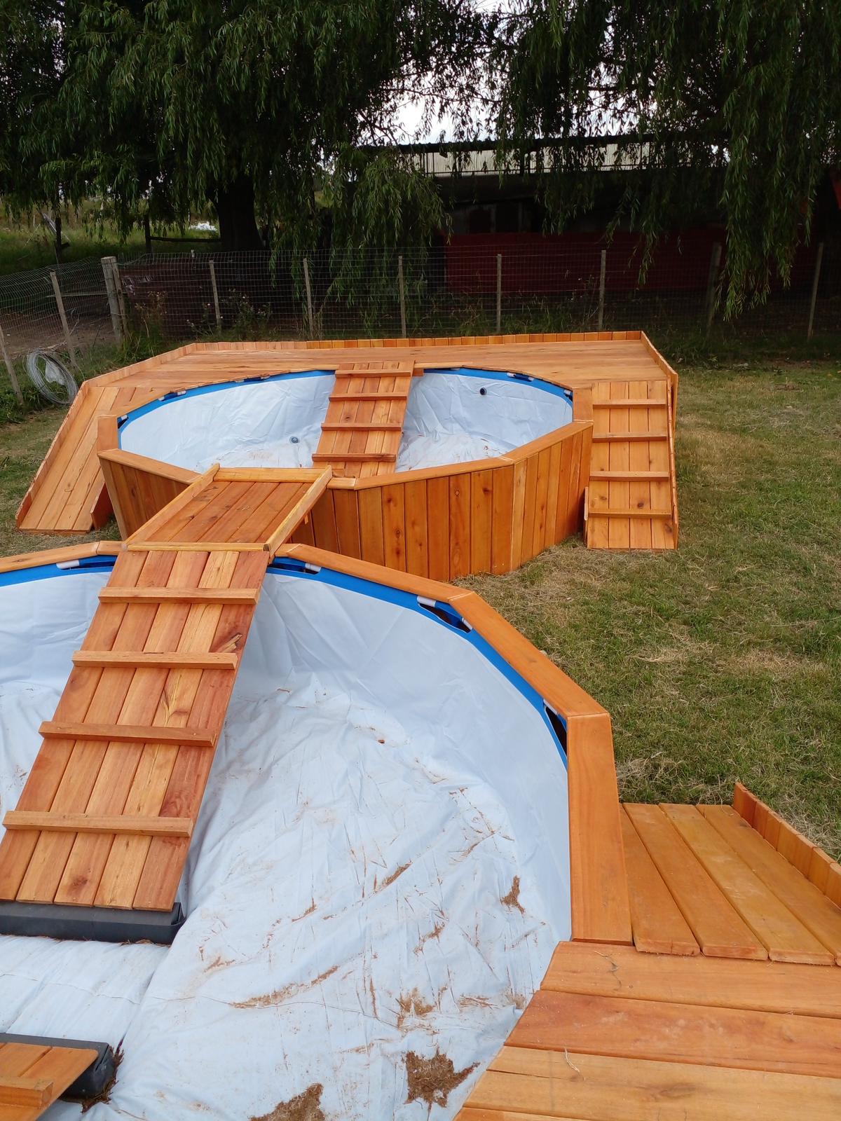 Pérgolas, cajas para piscina, juegos para niños