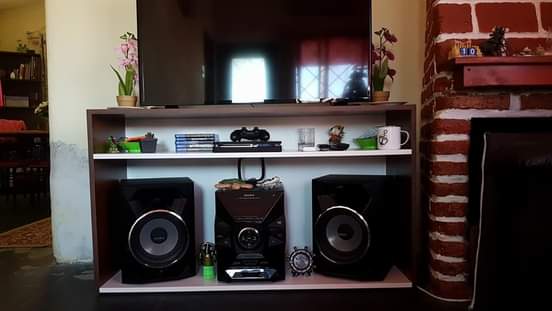 Racks, bibliotecas, estantes, escritorios