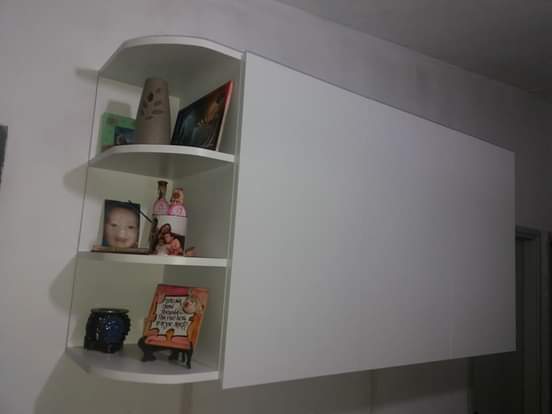 Racks, bibliotecas, estantes, escritorios